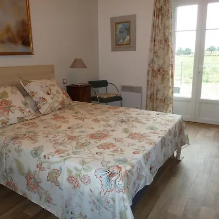 Maison Bourbonnaise Renovee Avec Terrasse, Wifi Et Parking - Fr-1-489-107 Landhaus *