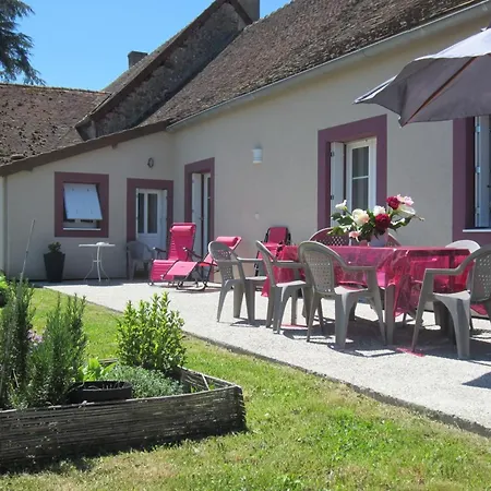 Dom wakacyjny Maison Bourbonnaise Renovee Avec Terrasse, Wifi Et Parking - Fr-1-489-107 *